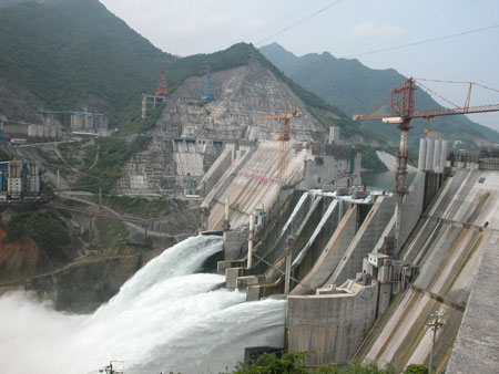 我國第二大水電站龍灘水電工程提前發電